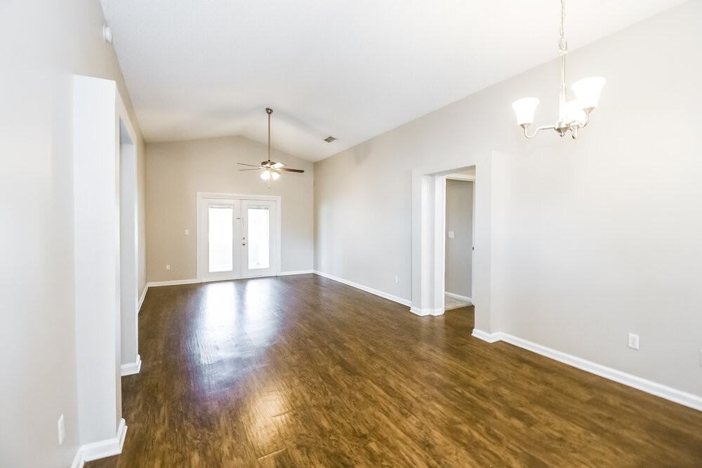 1523 Slash Pine Ct - Photo 4 of 16