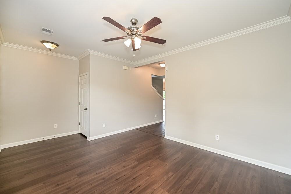 1016 Solomon Ln - Photo 4 of 17