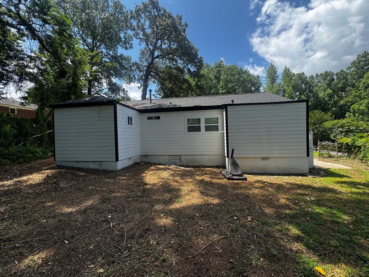2026 Lisbon Dr Sw - Photo 4 of 33