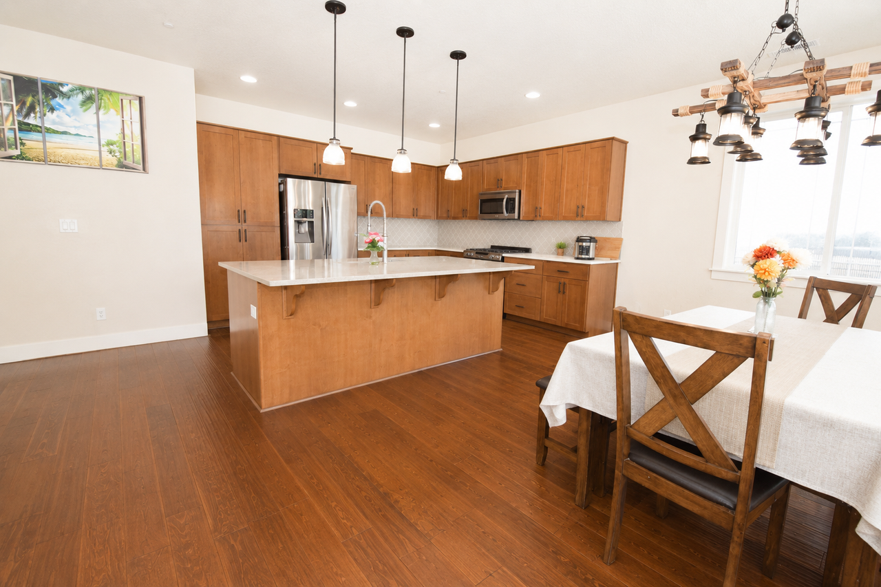 402 Ne 77th Ave #1 - Photo 4 of 28