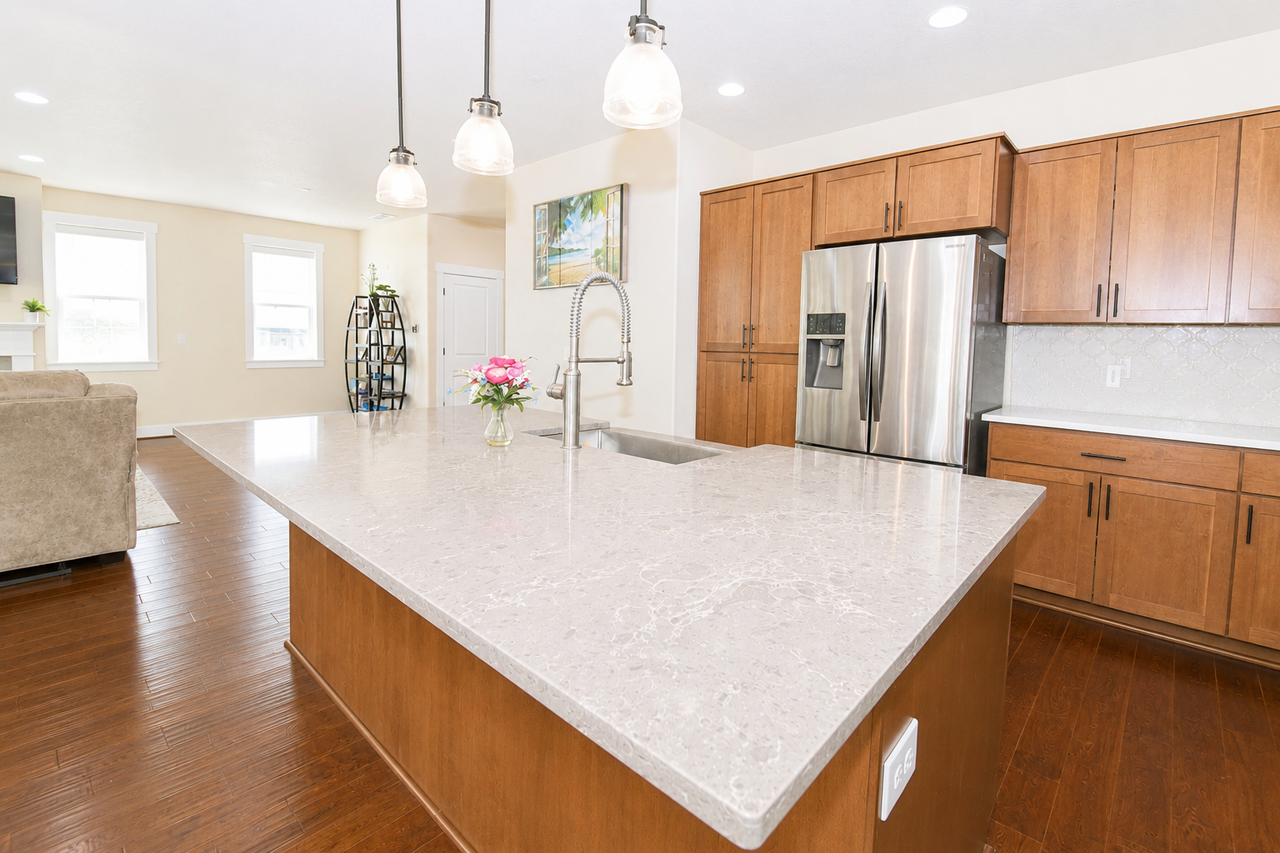 402 Ne 77th Ave #1 - Photo 5 of 28
