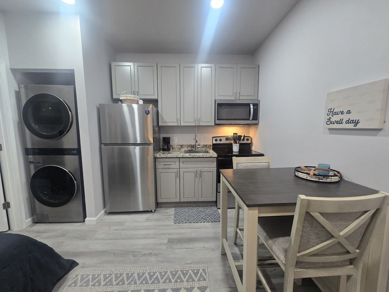 805 Avenue K - D #D - Photo 3 of 11
