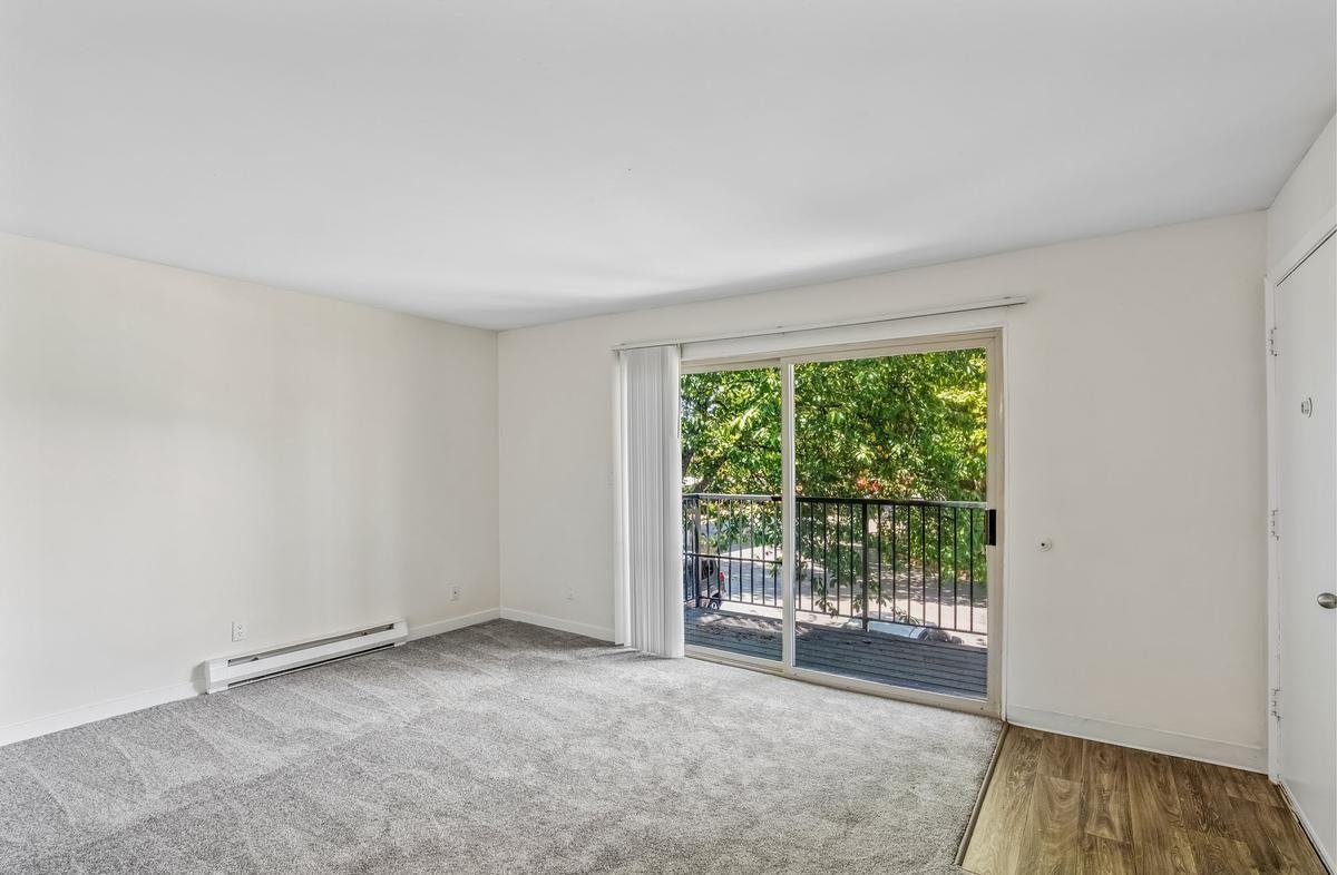 4455 Ne 12th St - Photo 2 of 20