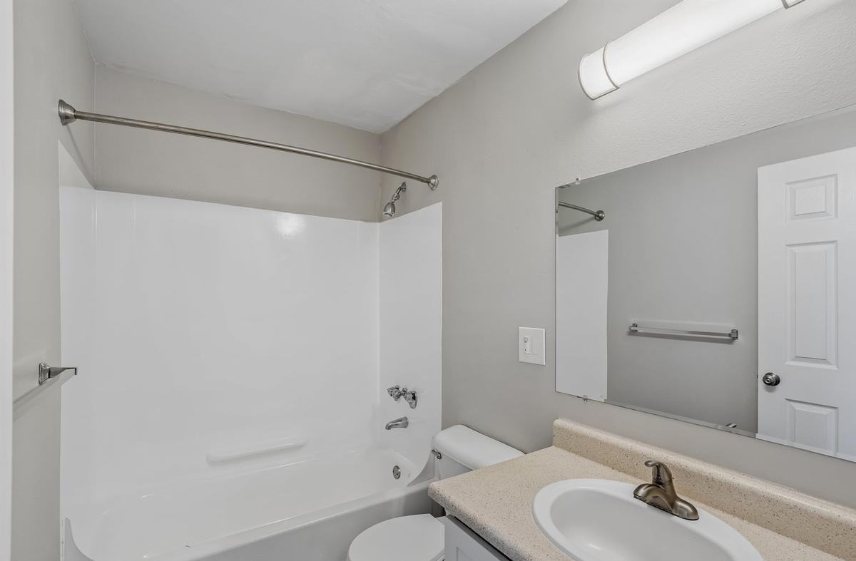 4455 Ne 12th St - Photo 7 of 27