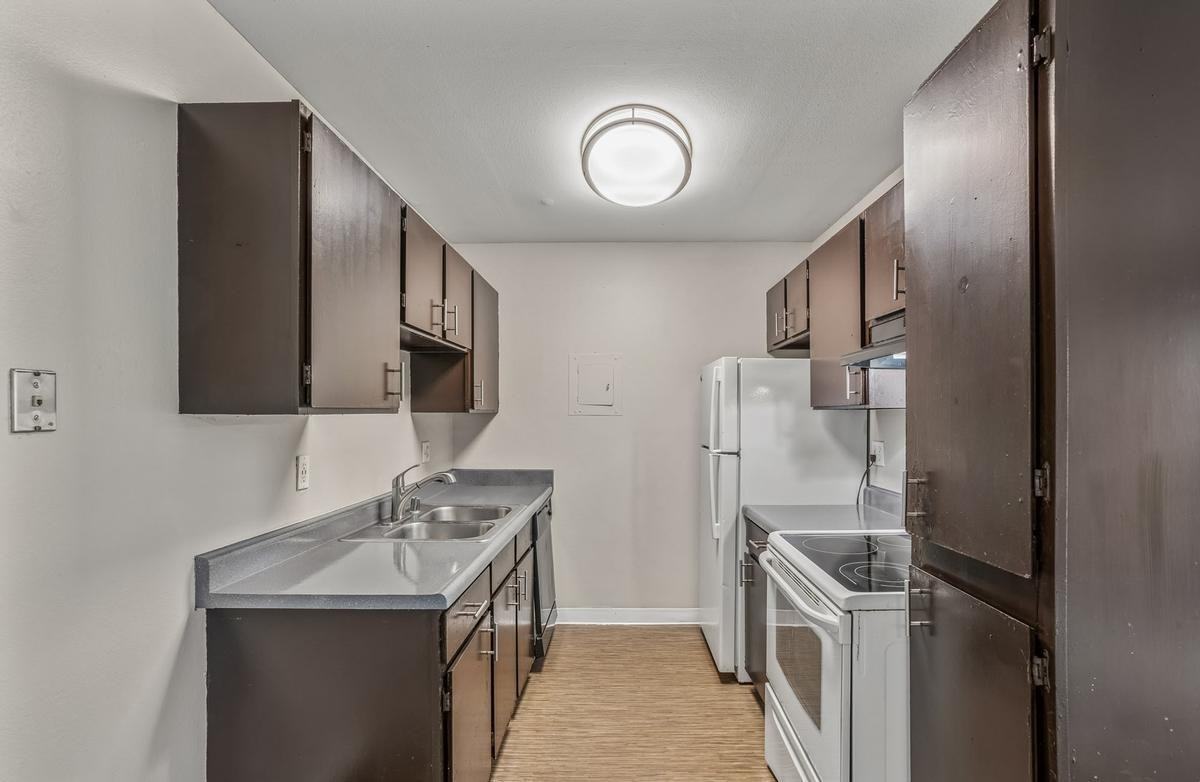 4455 Ne 12th St - Photo 4 of 27