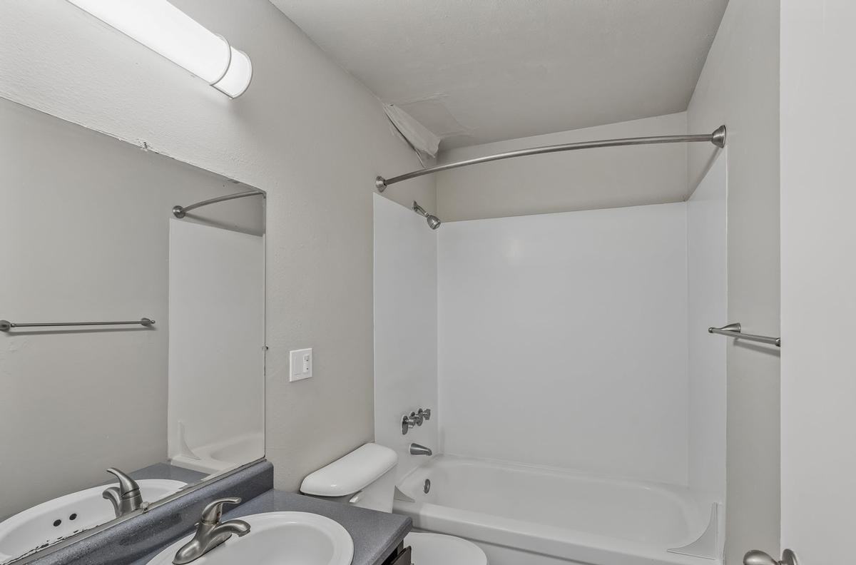 4455 Ne 12th St - Photo 5 of 27