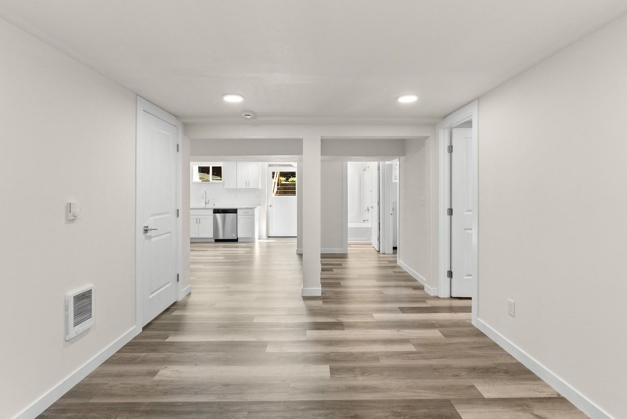 2843 Harold Dr Se #B - Photo 4 of 19