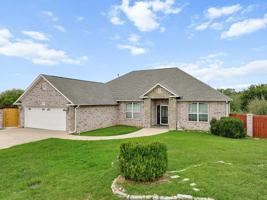 featured image of 1717 Red Oak Dr