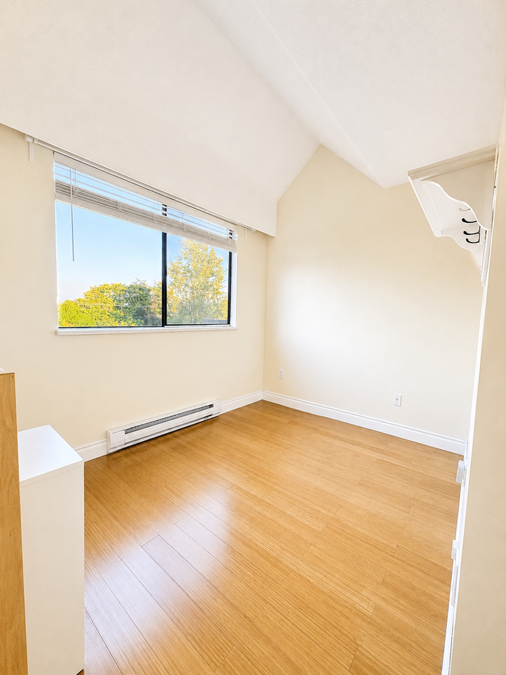 8120 Colonial Drive - Photo 6 of 15