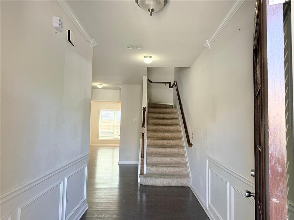 1033 Haley Woods Ln - Photo 3 of 29