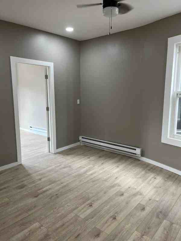 188 Bergen Ave - Photo 3 of 13