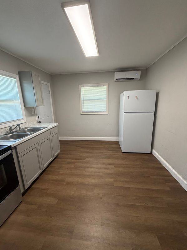 37802 Whitehouse Ave - Photo 2 of 8