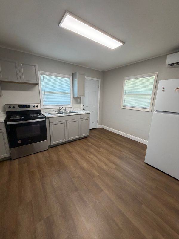 37802 Whitehouse Ave - Photo 3 of 8