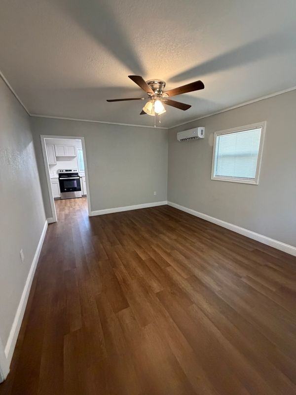37802 Whitehouse Ave - Photo 4 of 8