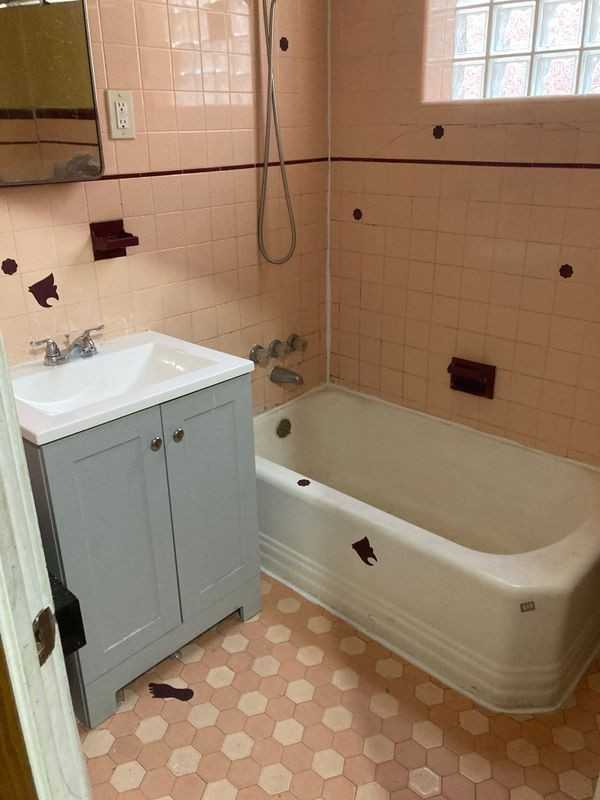 1237 Morton St - Photo 7 of 9
