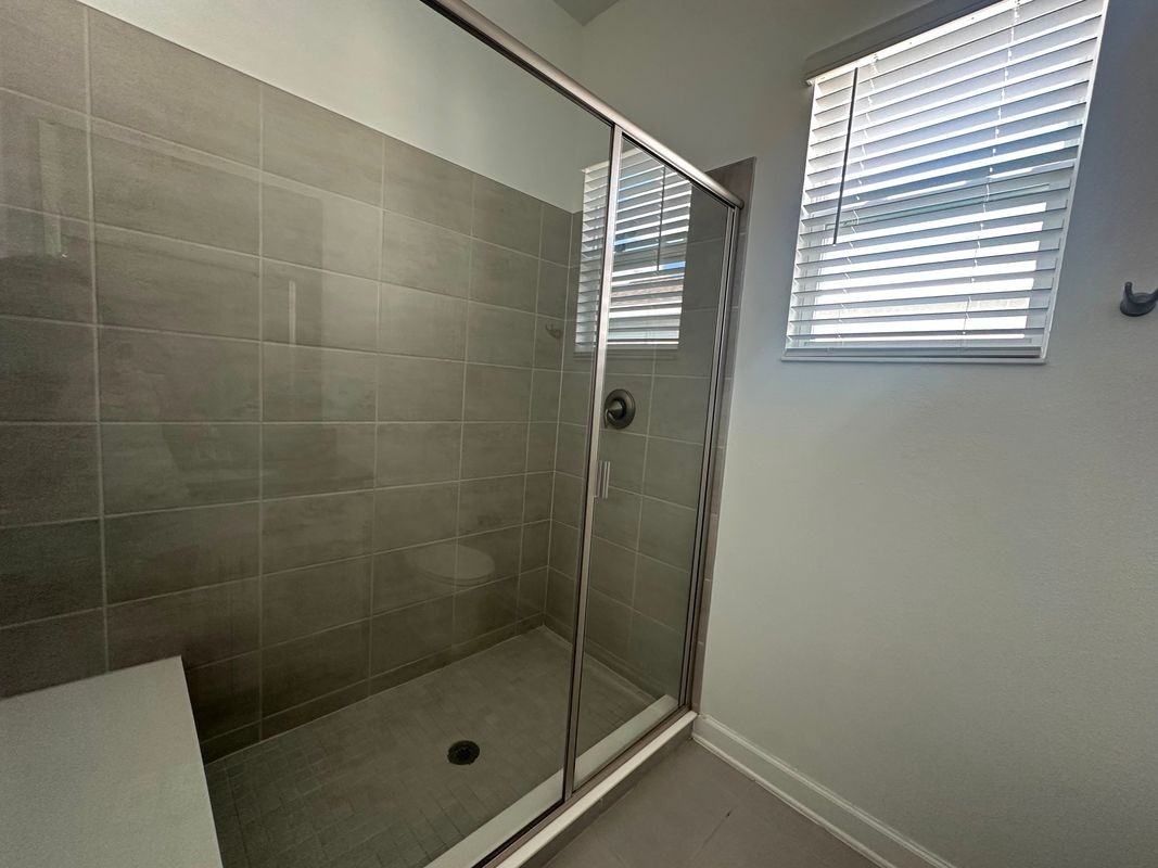 4246 Eastminster Rd - Photo 3 of 4