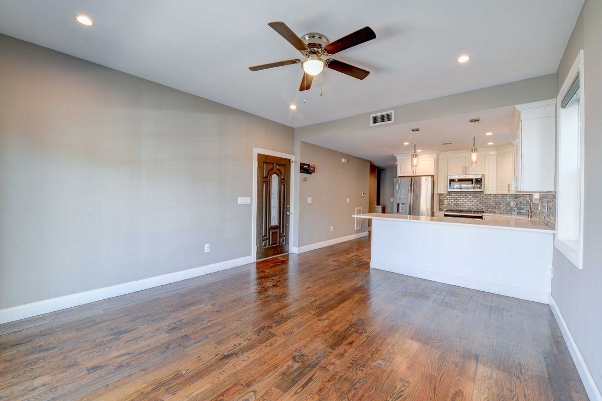 97 W 55th St - Photo 5 of 40