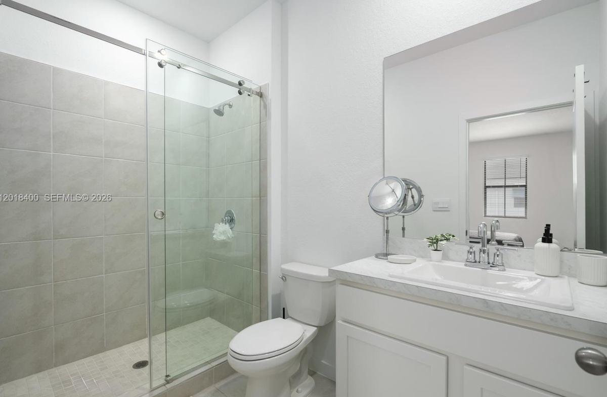 844 Nw 3rd Way - Photo 3 of 5