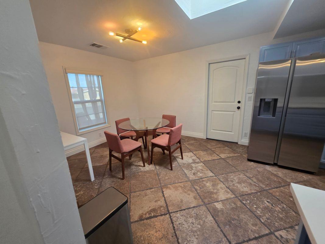 2375 N San Antonio Rd - Photo 5 of 34