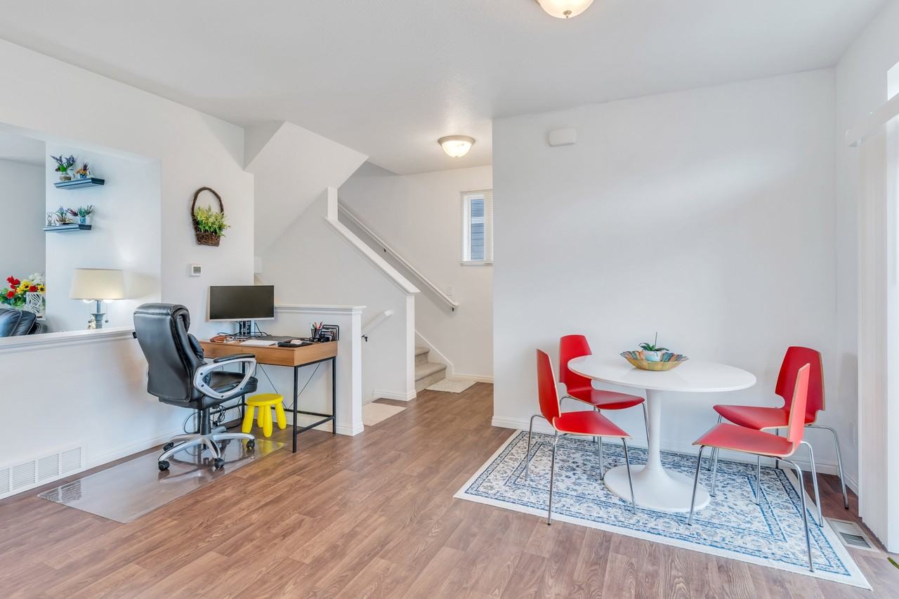 724 Esouth - Photo 3 of 31