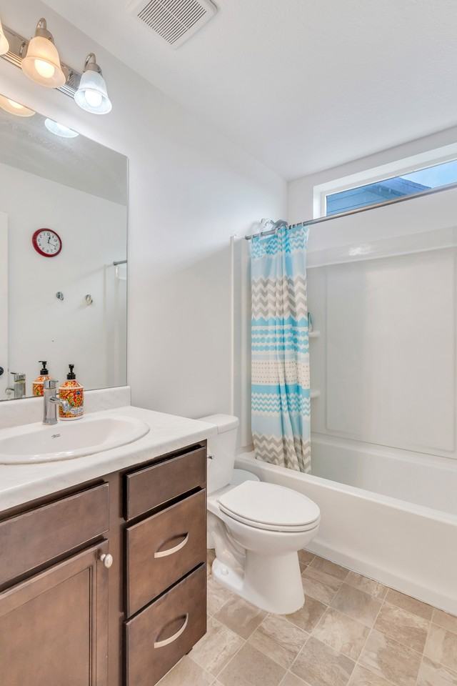 724 Esouth - Photo 2 of 31