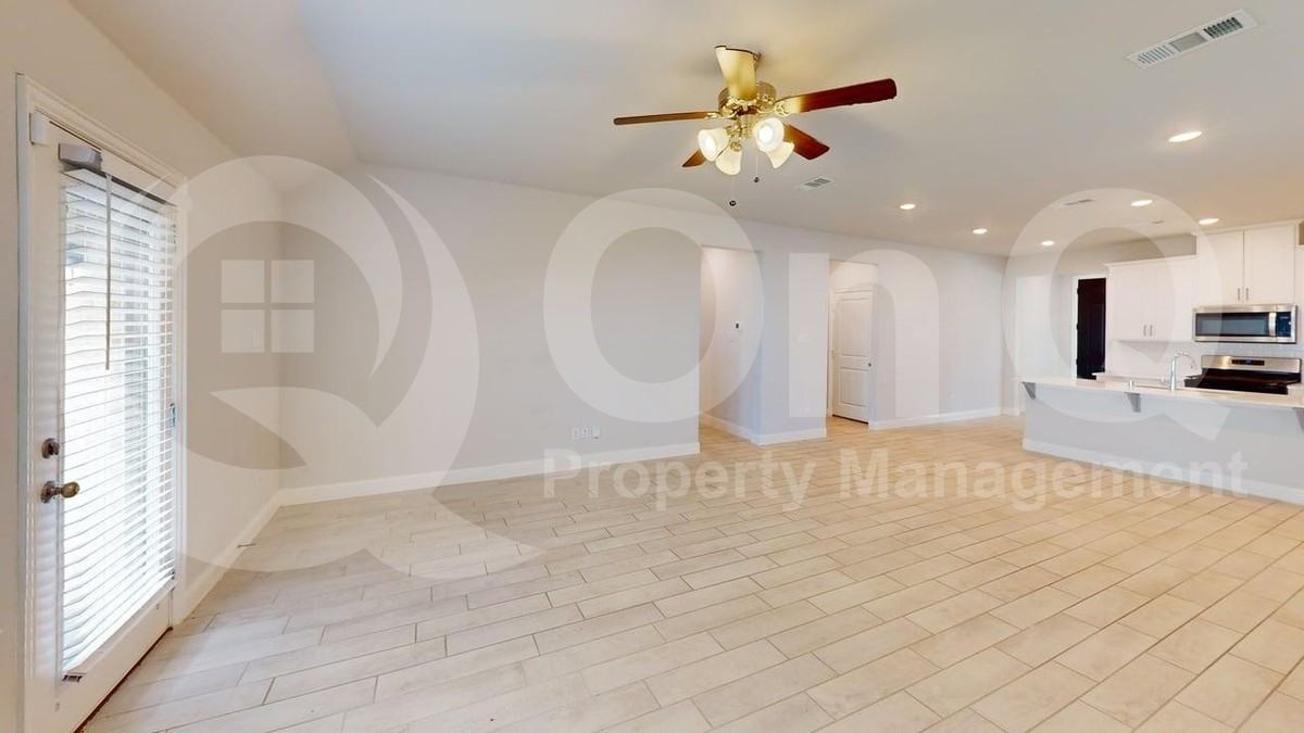 221 Santa Lucia Dr - Photo 4 of 22