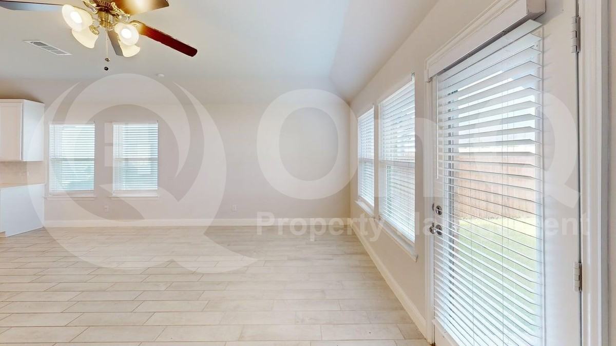 221 Santa Lucia Dr - Photo 5 of 22