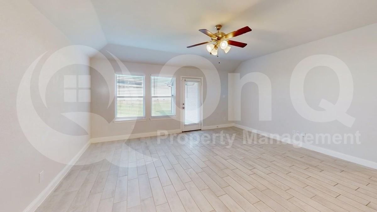 221 Santa Lucia Dr - Photo 6 of 22