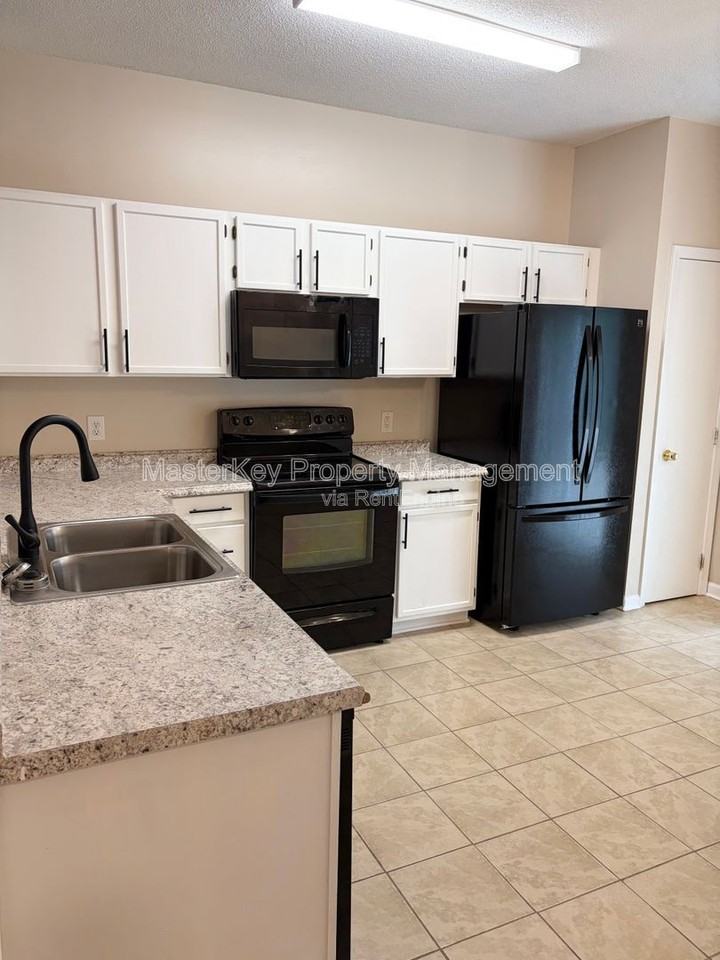 204 Purple Leaf Rd - Photo 3 of 18