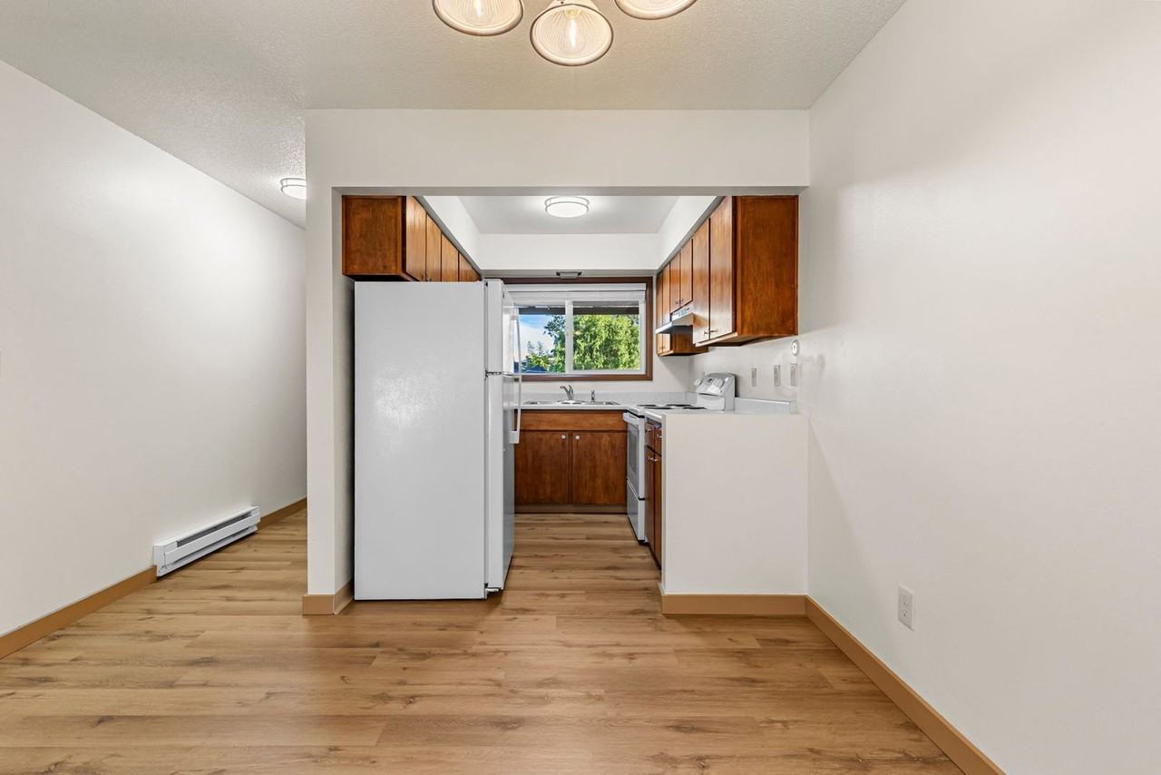 2947 Se Washington St - Photo 3 of 18