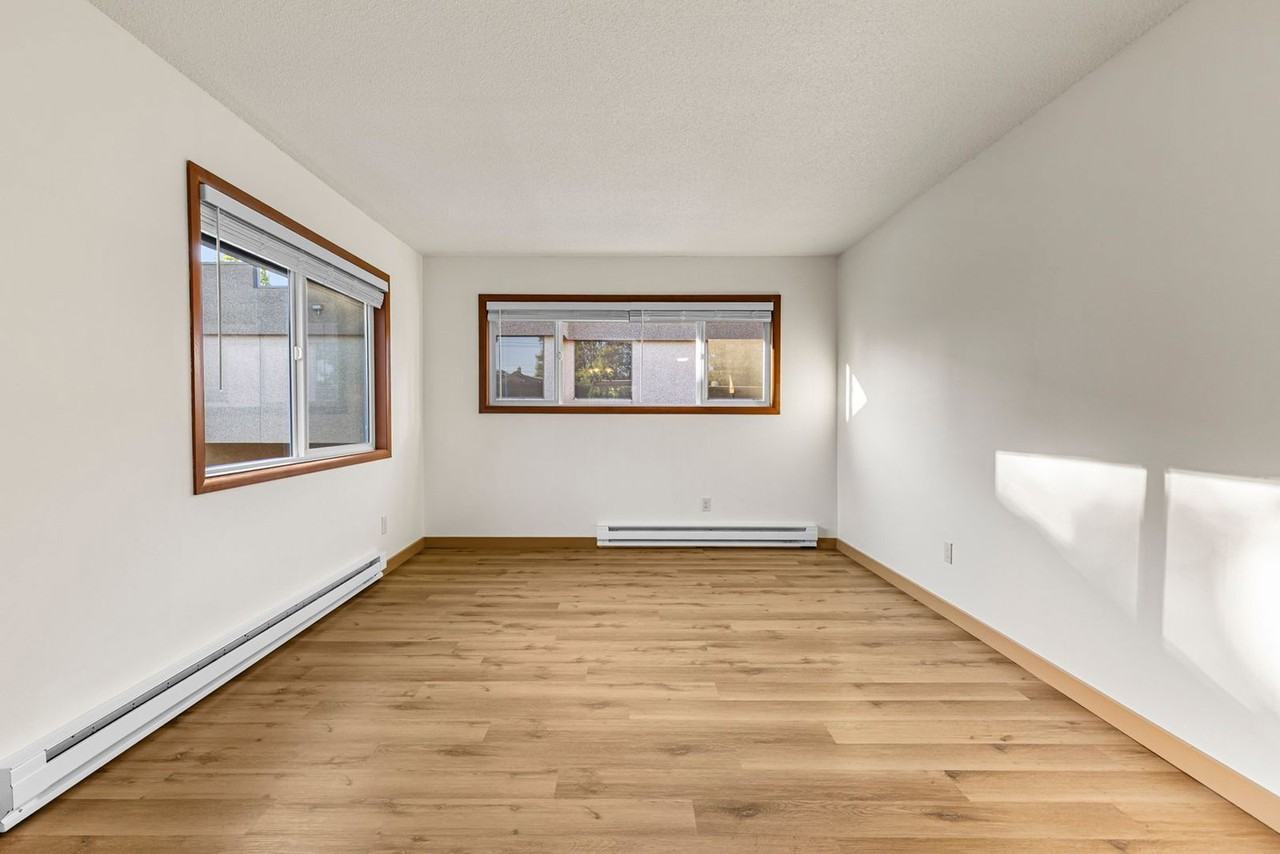 2947 Se Washington St - Photo 6 of 18