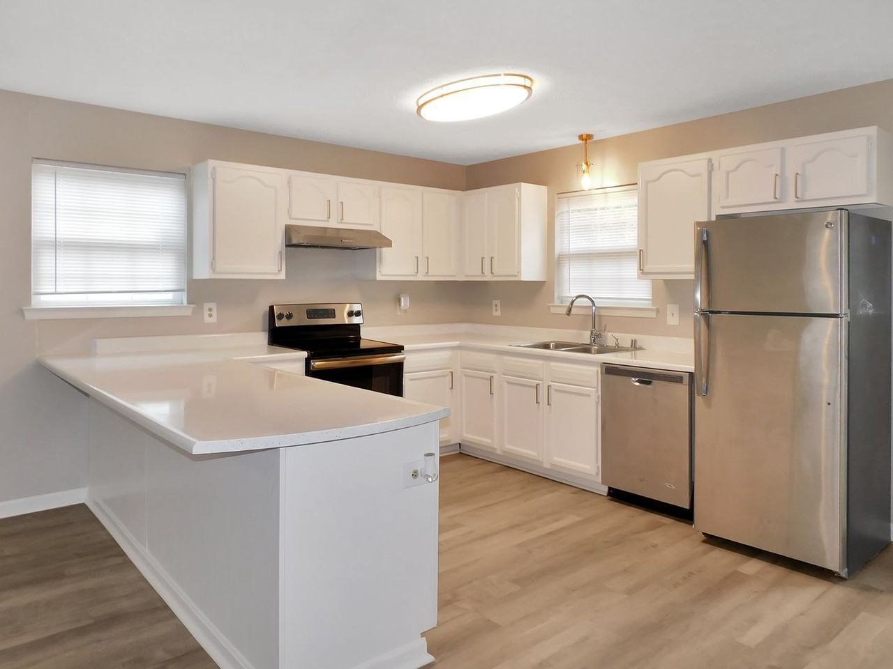 21370 Lexington Dr - Photo 6 of 12