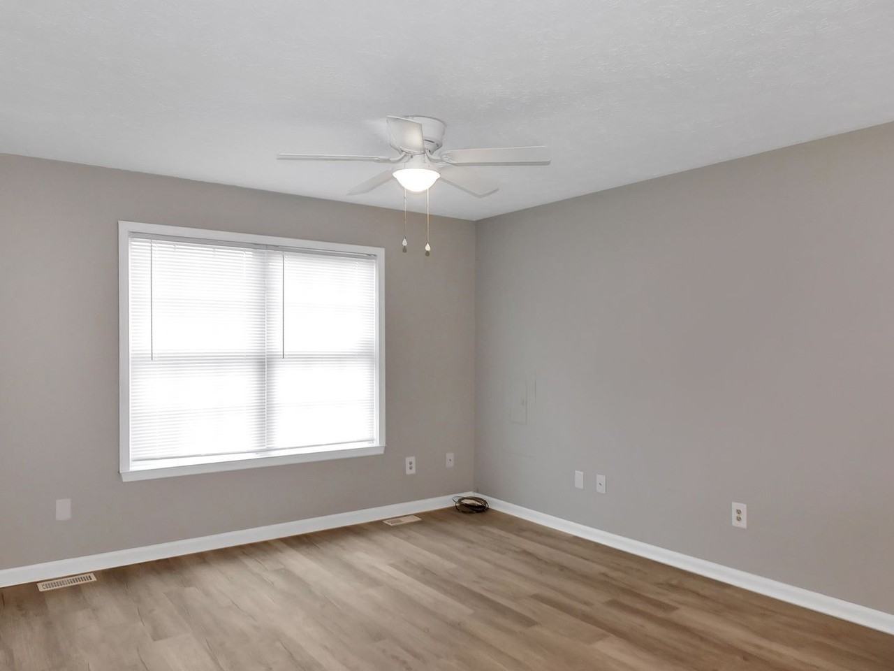 21370 Lexington Dr - Photo 7 of 12
