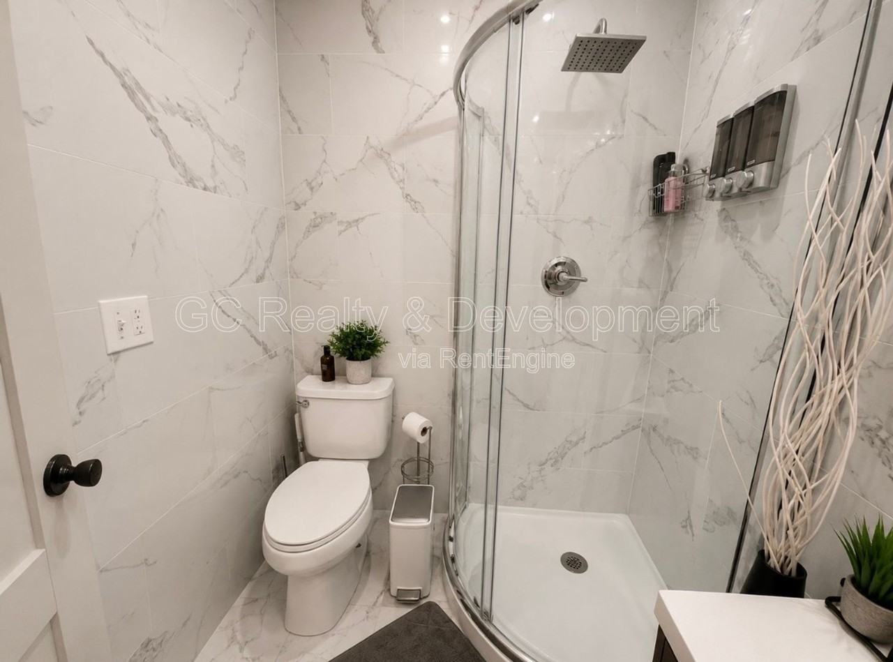 2503 S Calumet Ave - Photo 5 of 25