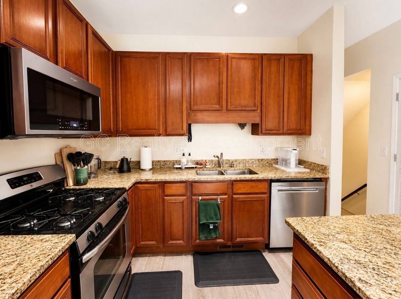 2503 S Calumet Ave - Photo 6 of 25