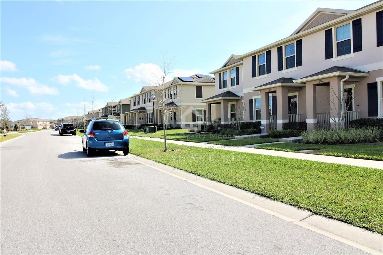 1842 Katz Crossing Dr #1 - Photo 2 of 29