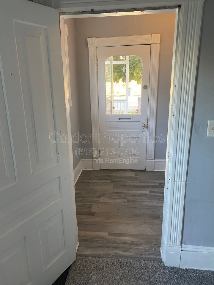 143 Page St Ne #1 - Photo 2 of 14