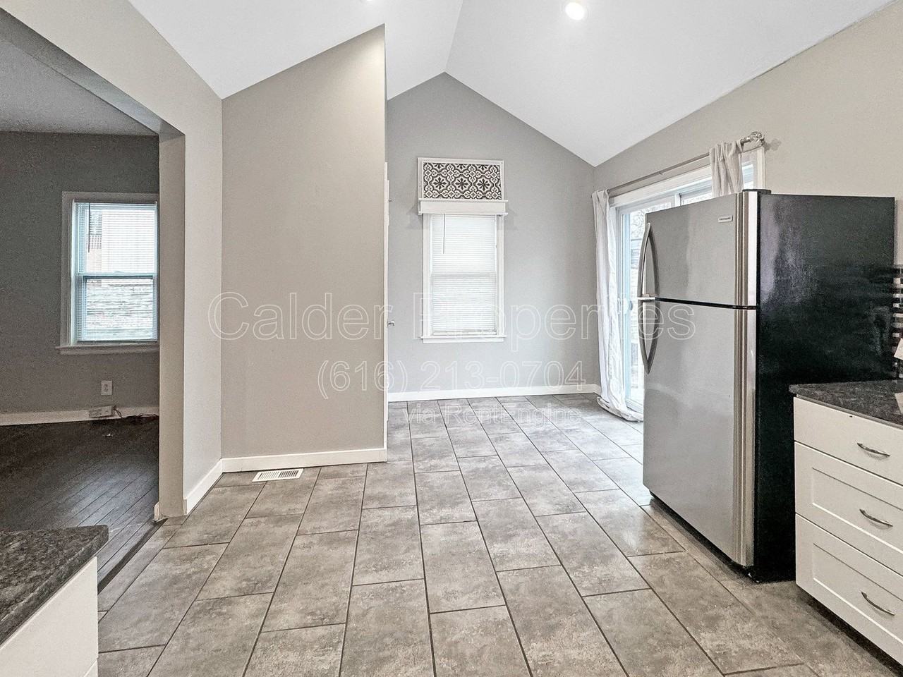1712 Michigan St Ne - Photo 6 of 21