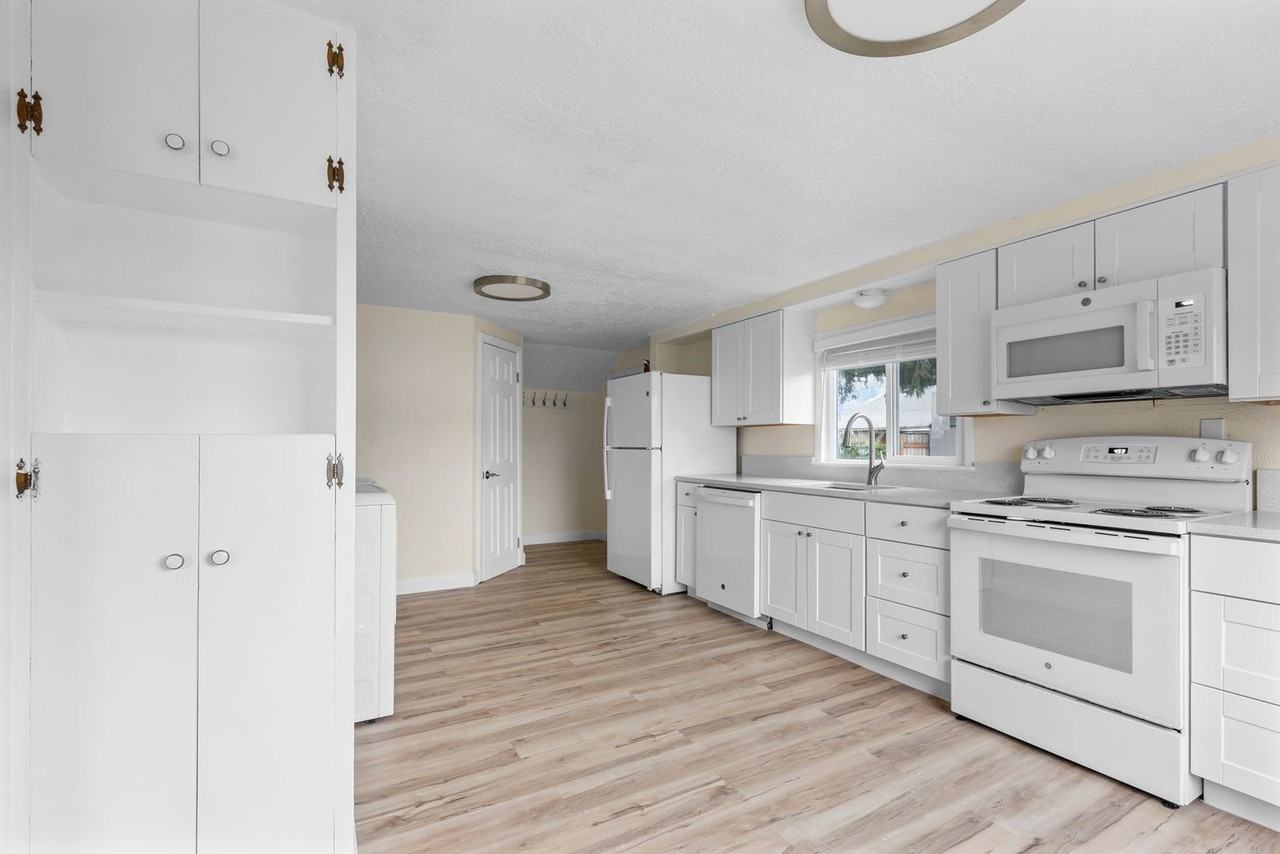 530 Ne 5th St - Photo 4 of 22