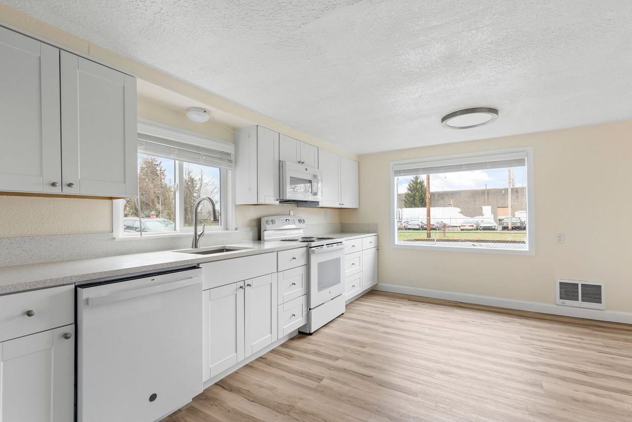 530 Ne 5th St - Photo 5 of 22