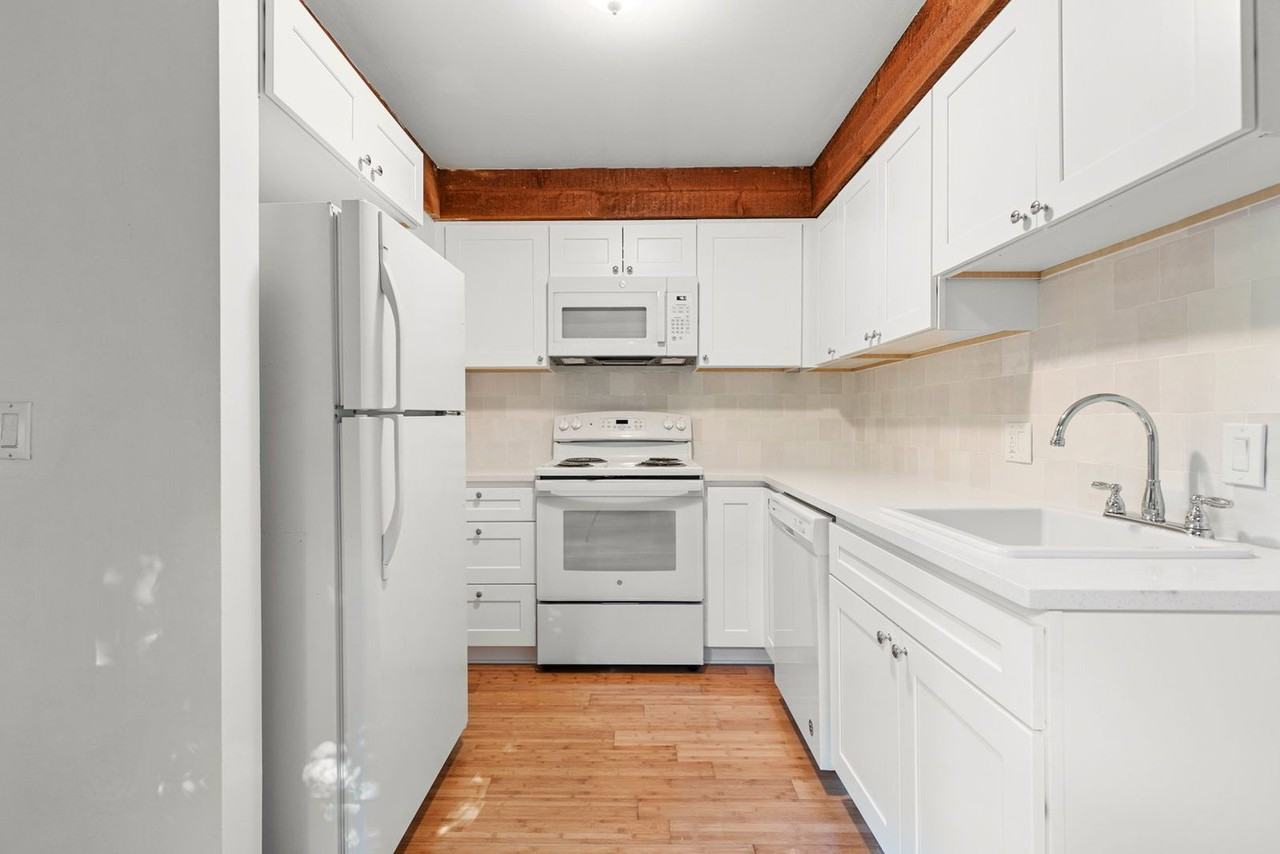6780 Sw Canyon Ter #3 - Photo 3 of 18