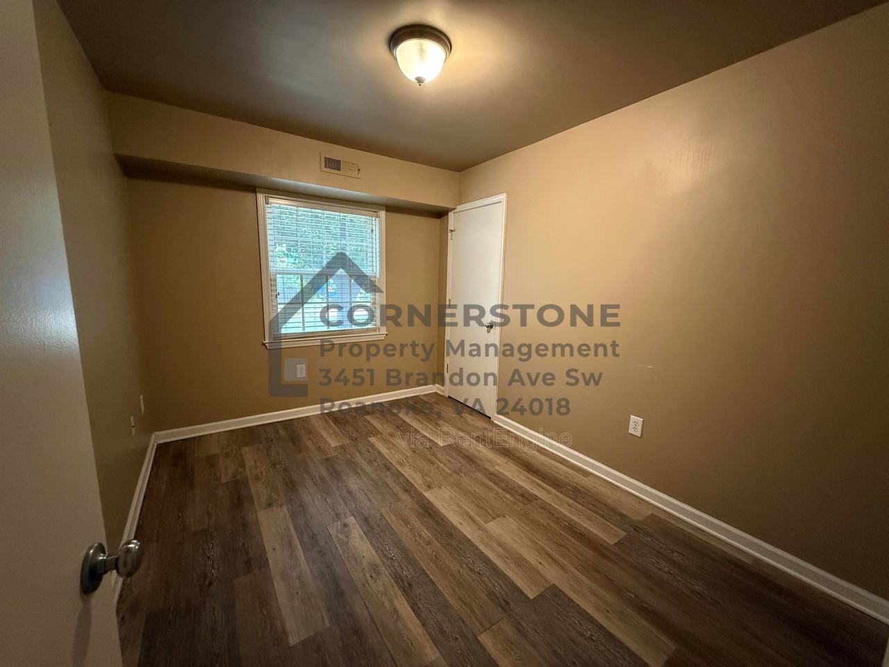 602 Day Ave Sw #6 - Photo 3 of 8