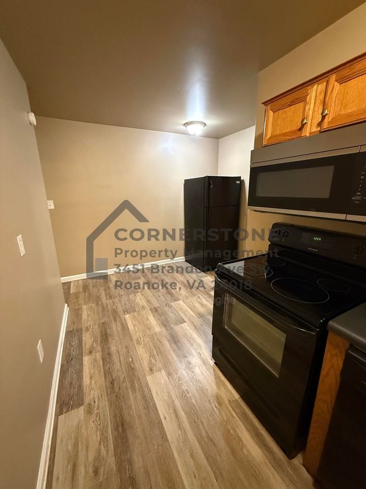 602 Day Ave Sw #6 - Photo 4 of 8
