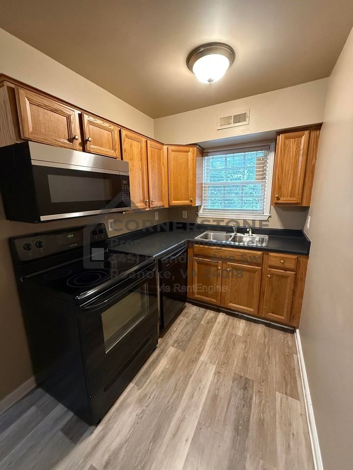 602 Day Ave Sw #6 - Photo 5 of 8