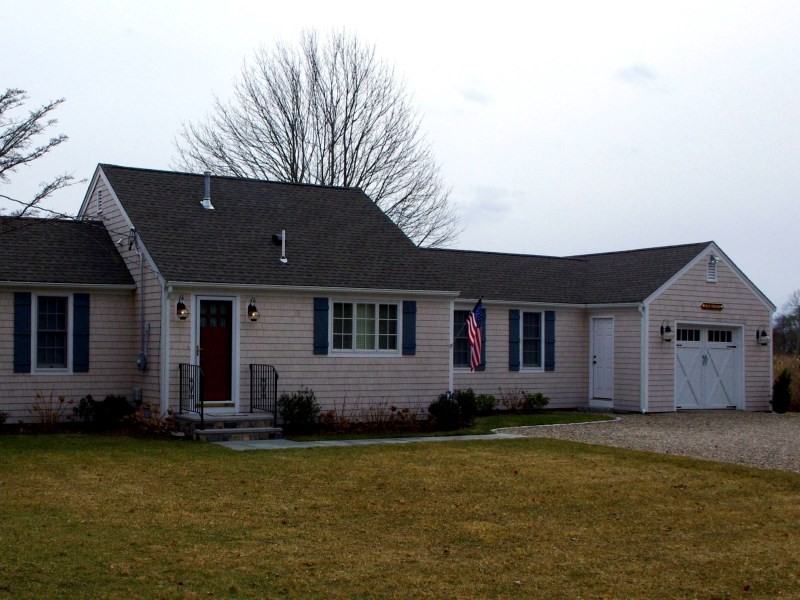 571 S Main St - Photo 2 of 18
