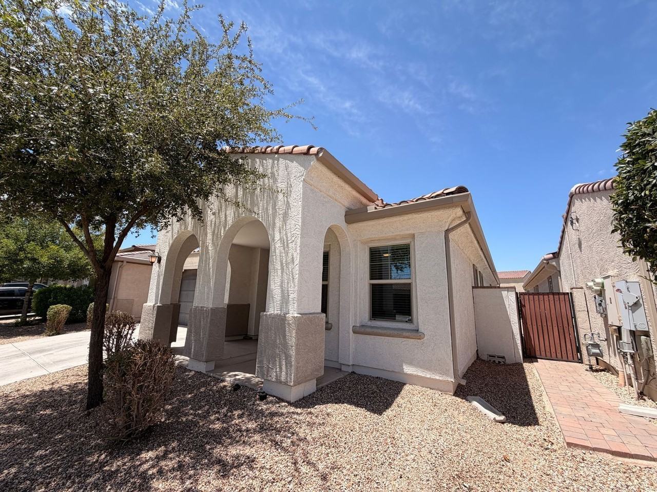 9948 E Thornbush Ave - Photo 2 of 25