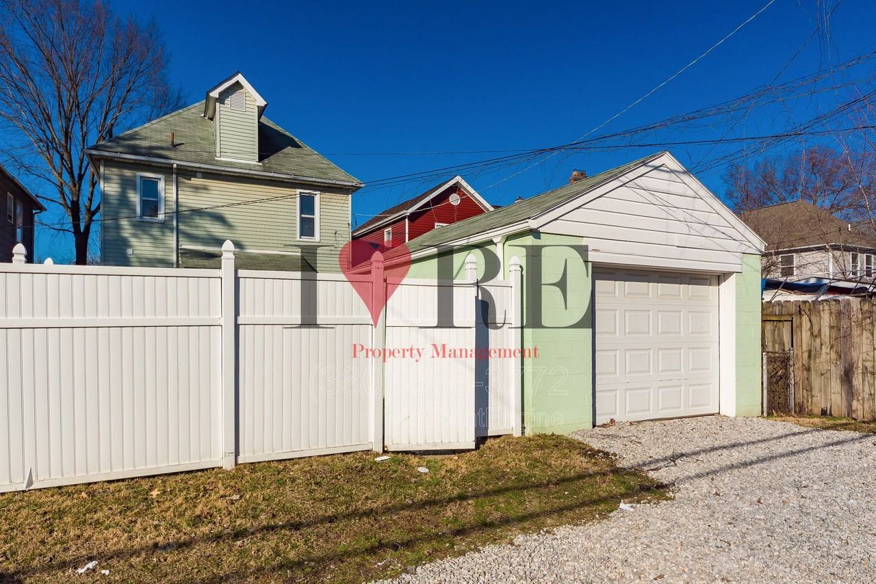 158 Dakota Ave - Photo 4 of 42