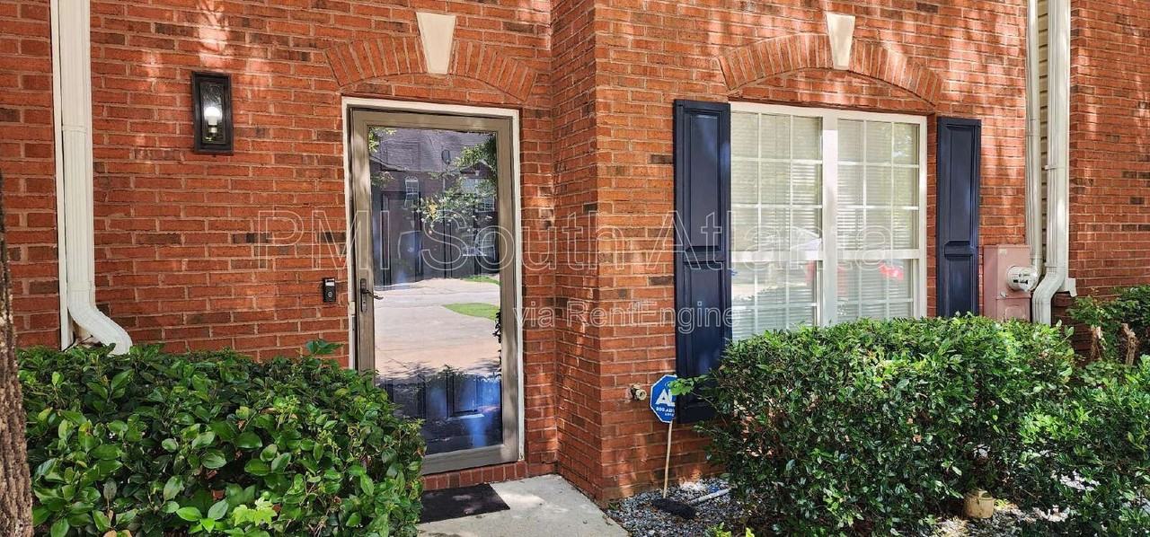 3021 Waldrop Cir - Photo 2 of 36