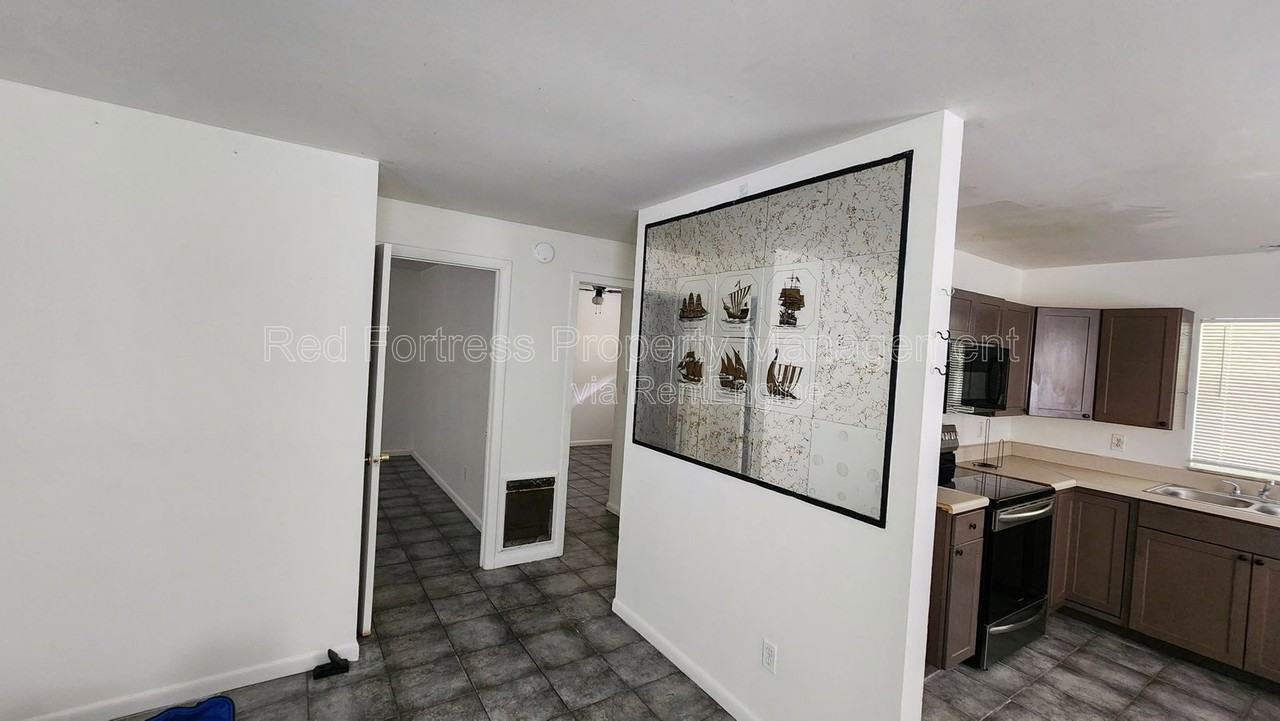 19095 Holly Rd - Photo 3 of 6
