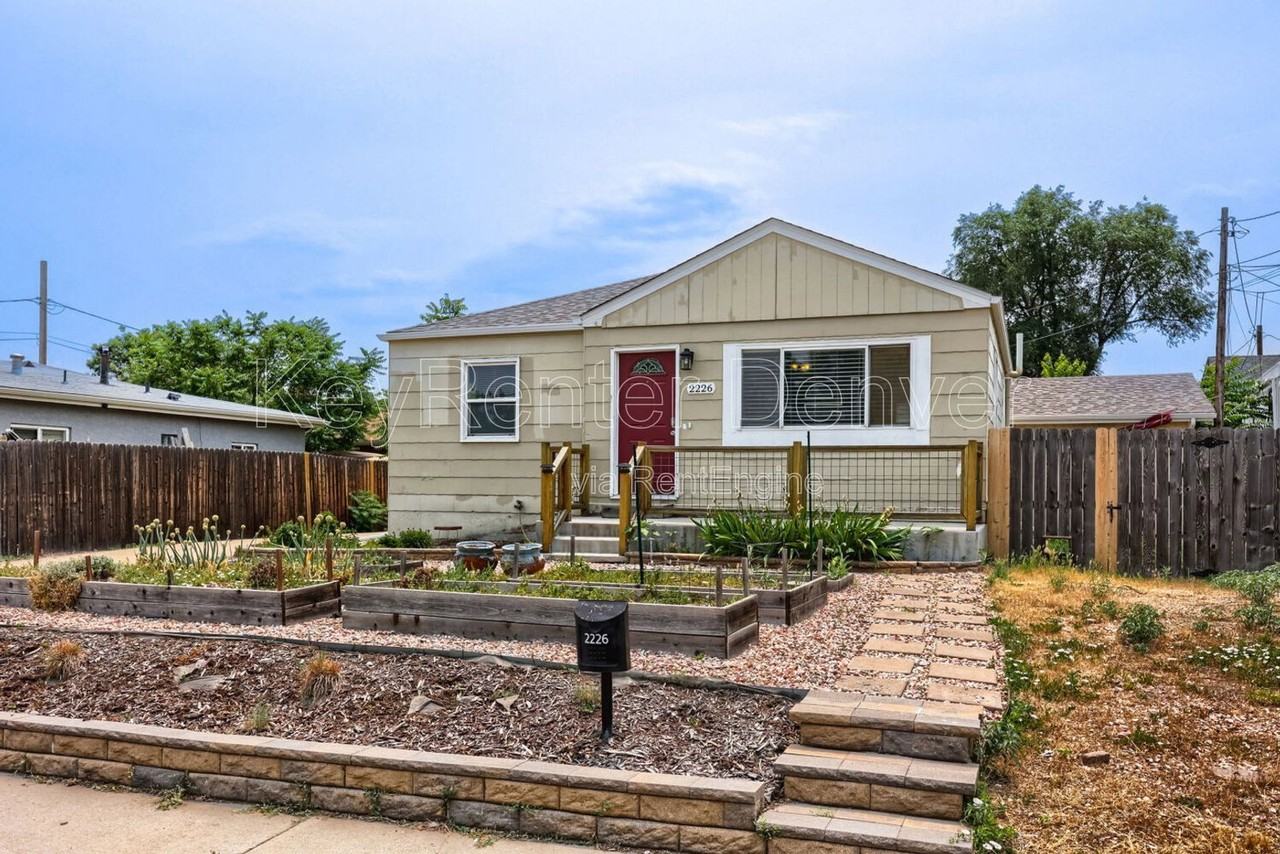 2226 W Baltic Pl - Photo 2 of 23